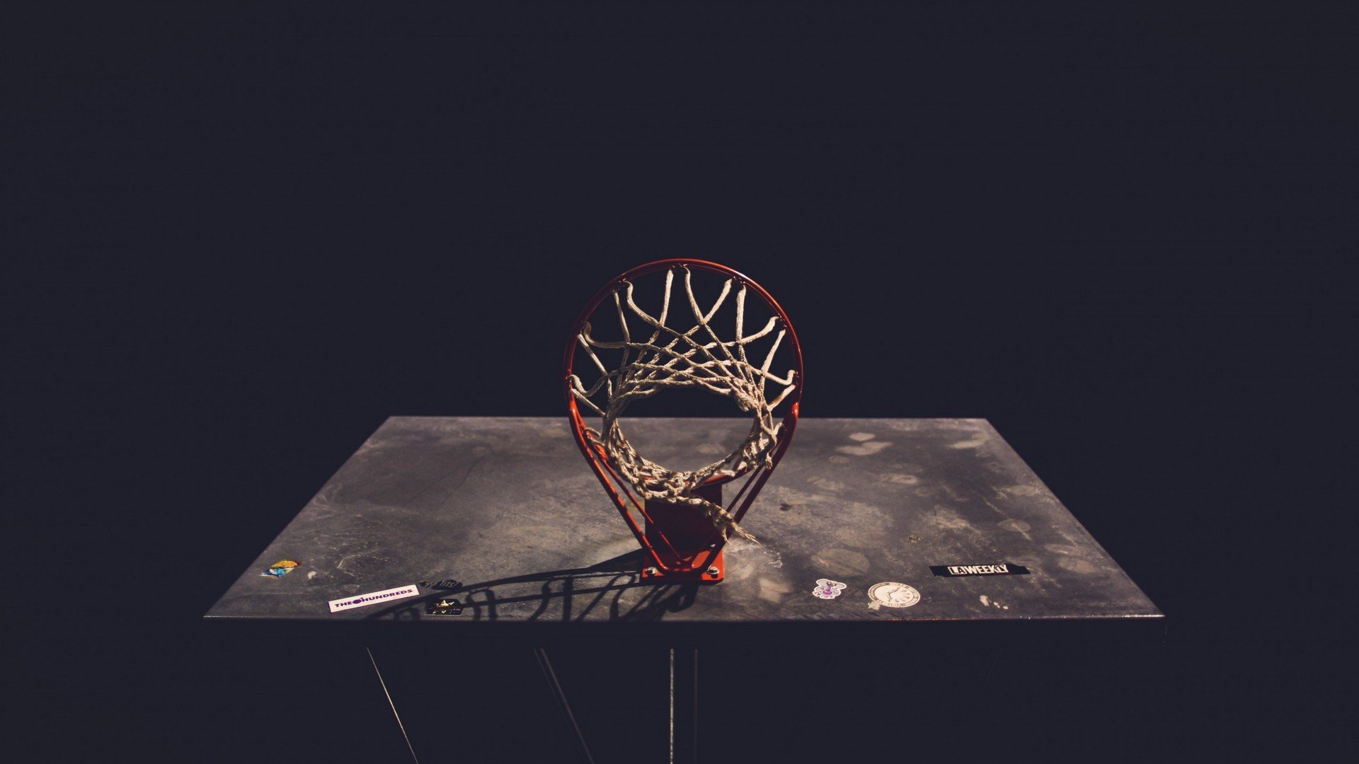 KAIYUNSPORTS官网-单刀未果，鹿死谁手？欧冠暗战夜，埃因霍温更衣室发出最强音